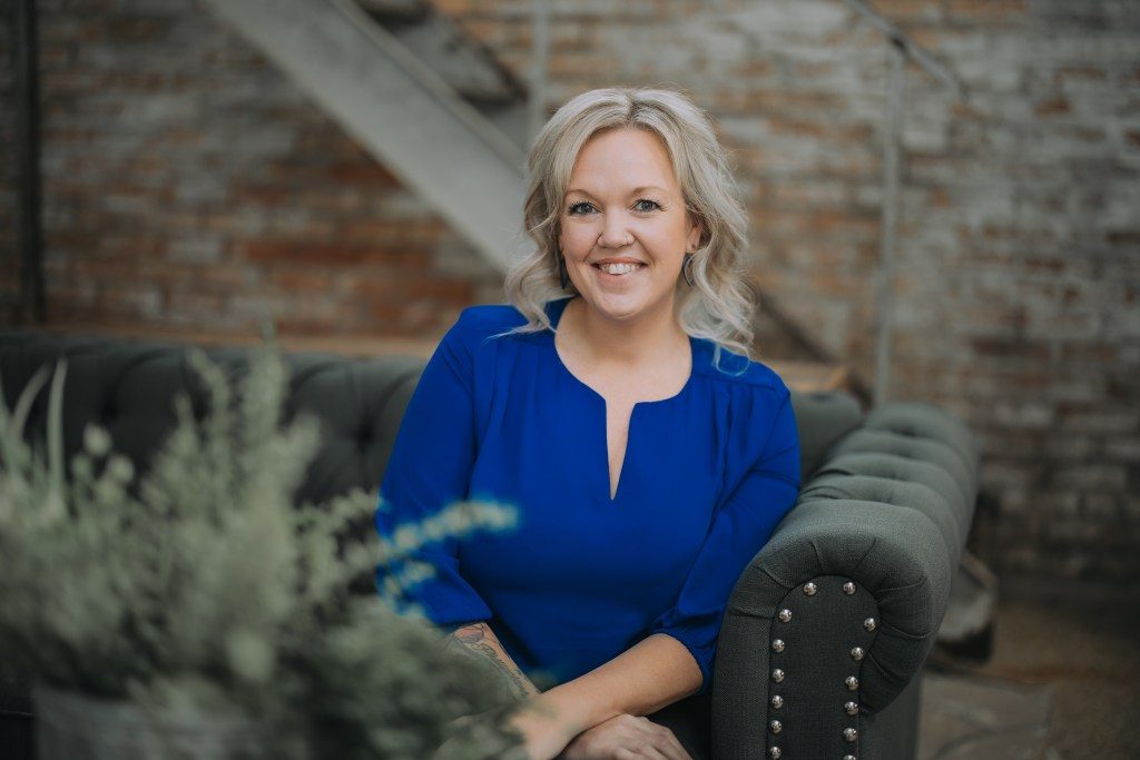 Melissa Roby portrait 2