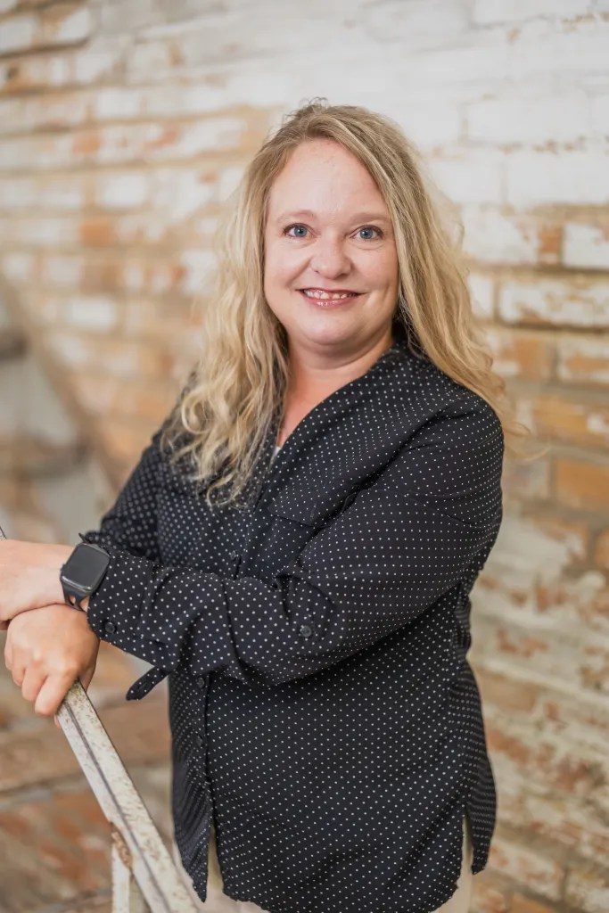 Hiedi Roberts portrait 3