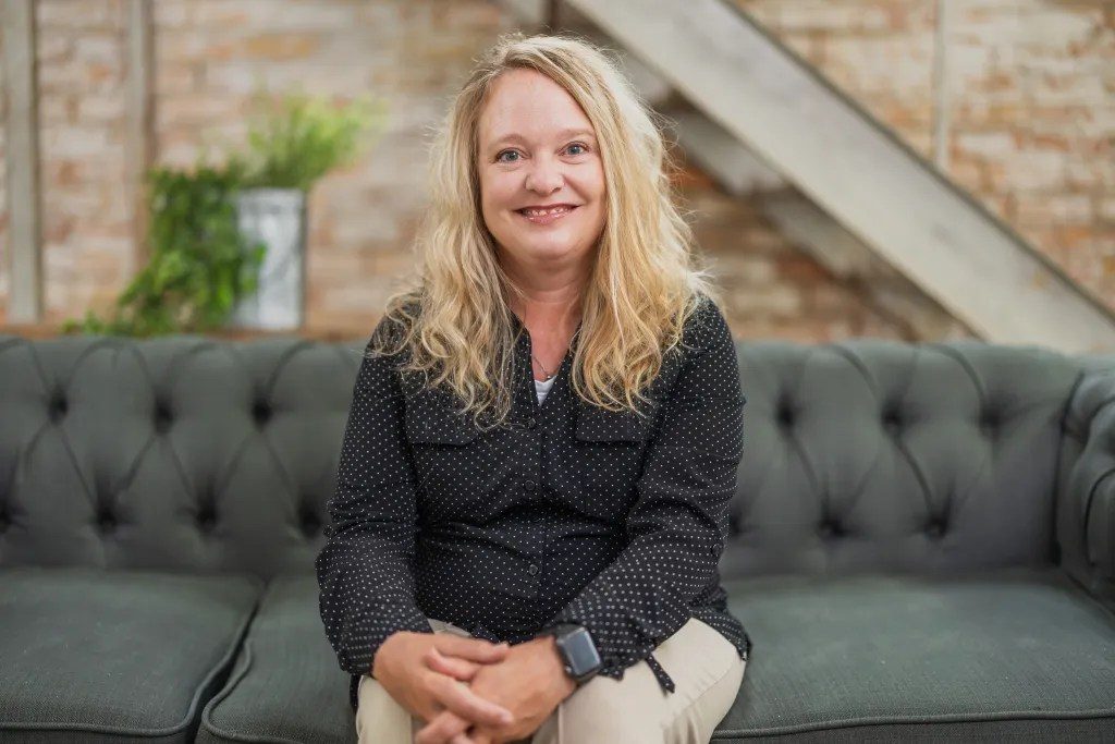 Hiedi Roberts portrait 2